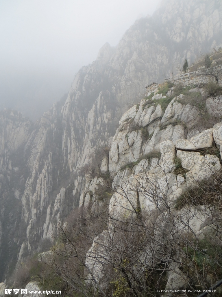 云中的嵩山禅院