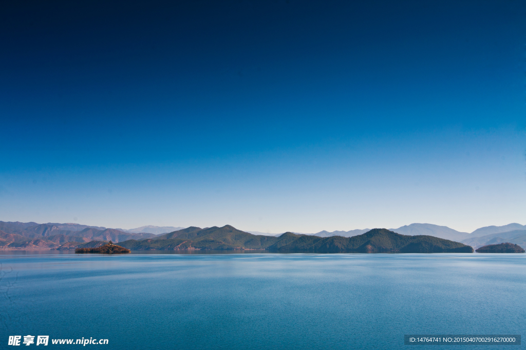 泸沽湖山水风光