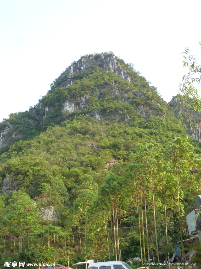 石岭脚下