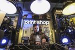 ADIDAS专卖店
