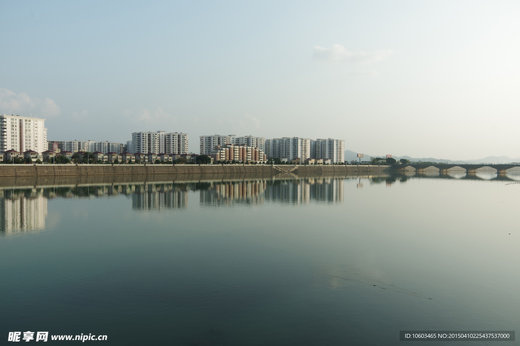 梅江风光 江河水