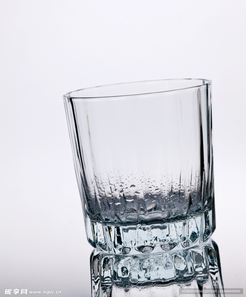 玻璃杯