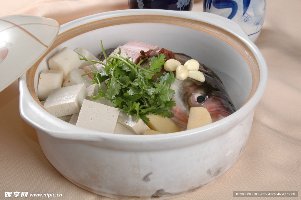砂锅烧鱼头