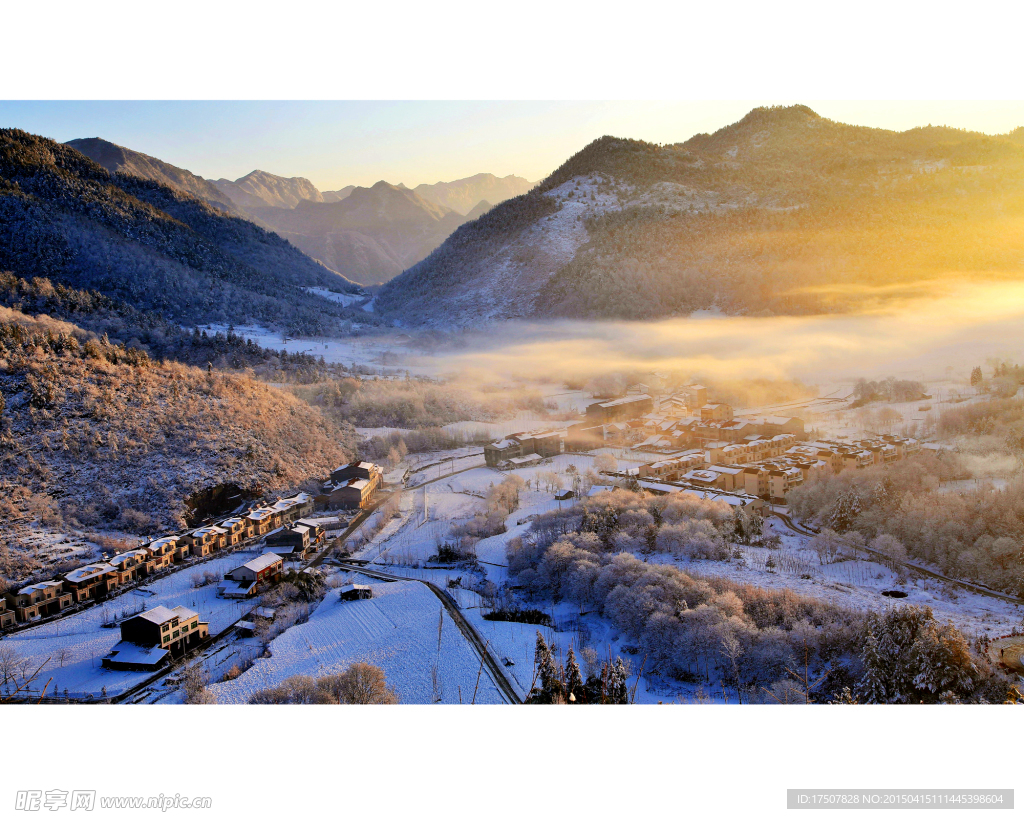 初升太阳雪景