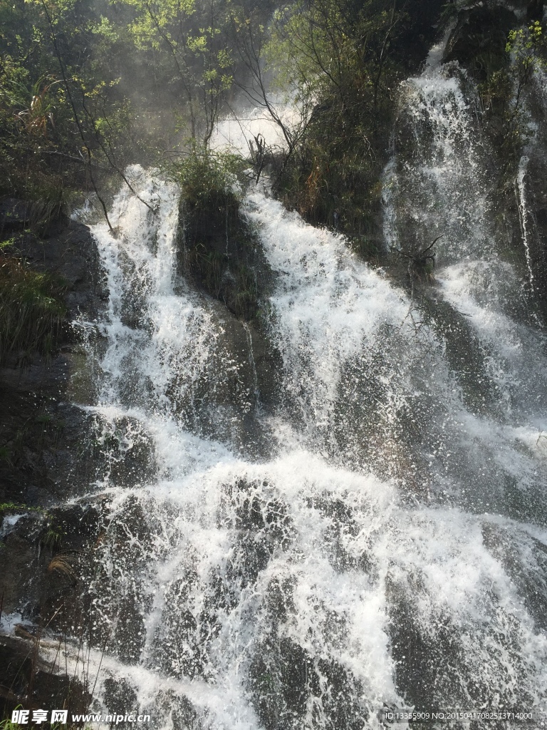 山泉流水