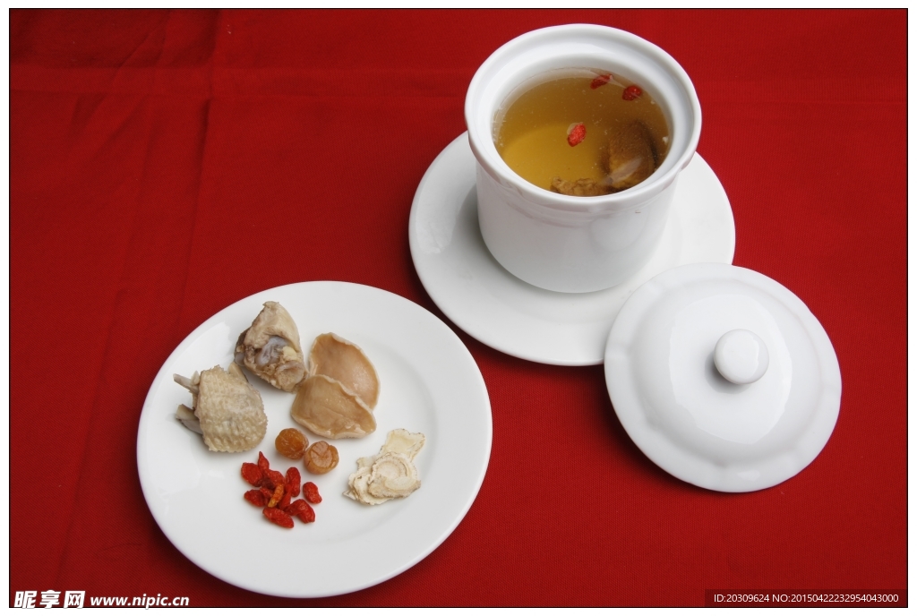 鲍脯炖鸡盅