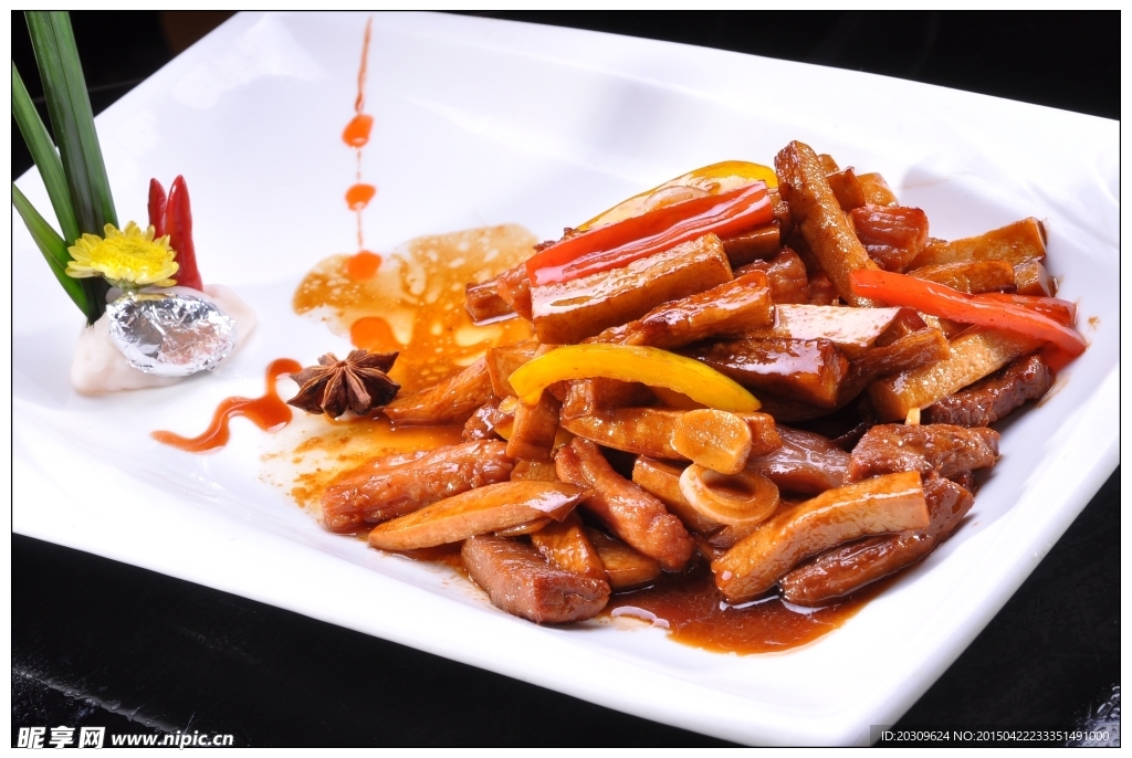 鸡腿菇烧鸳鸯柳