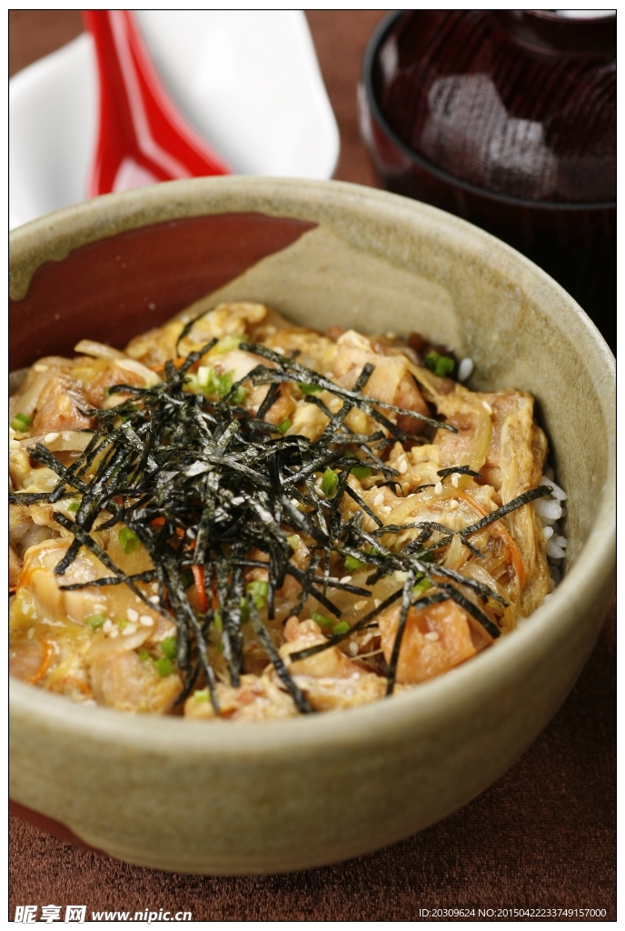 鸡肉盖饭