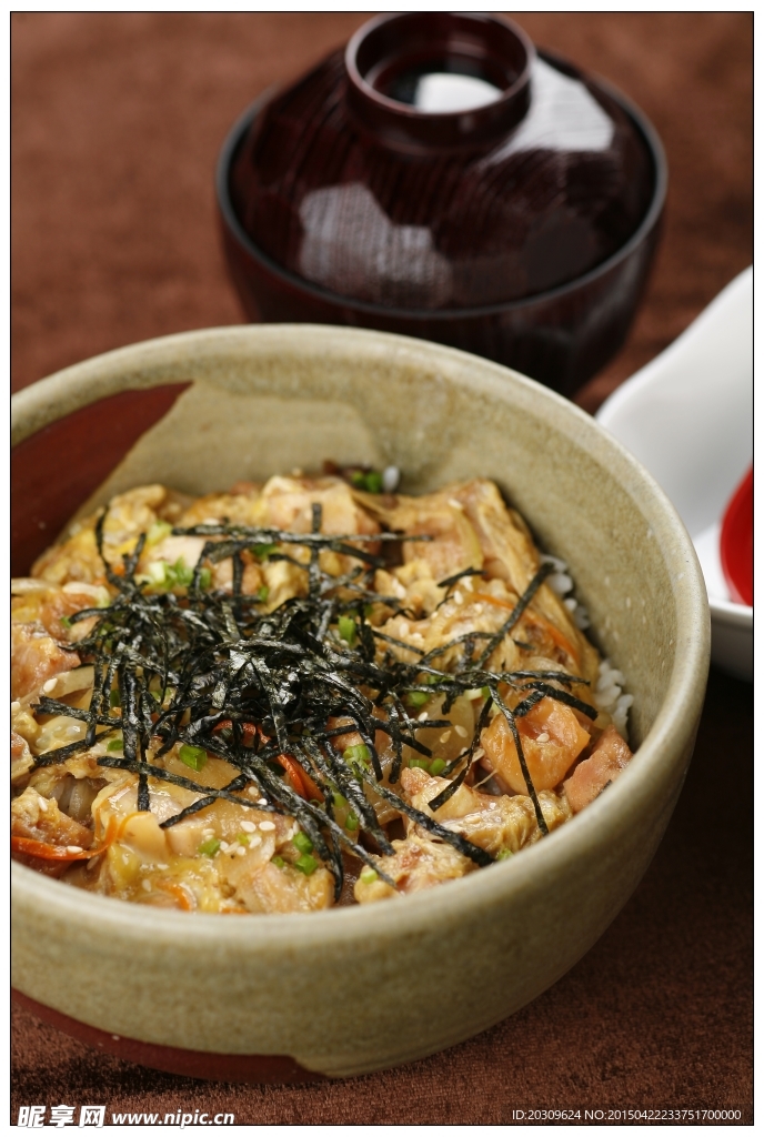 鸡肉盖饭