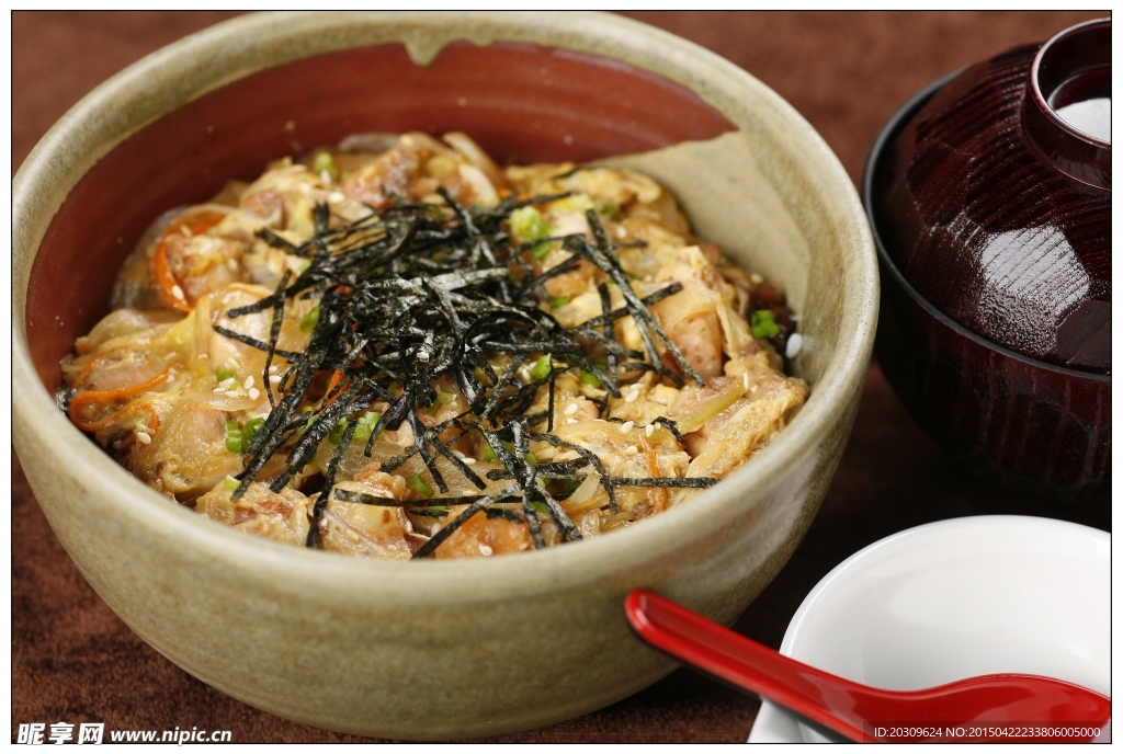 鸡肉盖饭