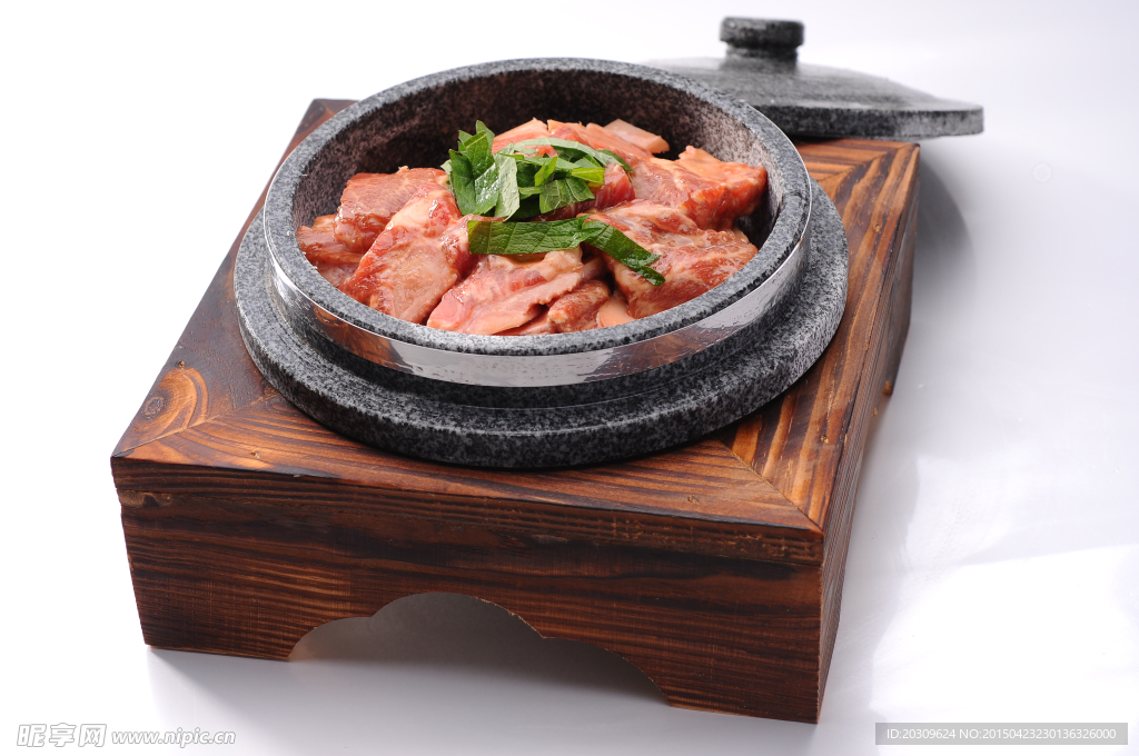 石锅牛仔骨