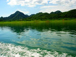 山水湖岸