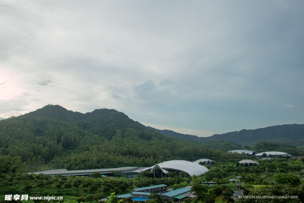 百岁山矿泉水生产基地