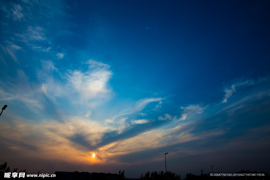 夕阳下的晚霞