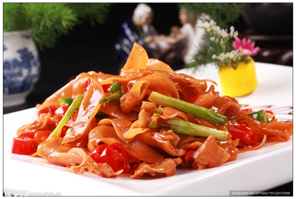 风味炒兔耳一份