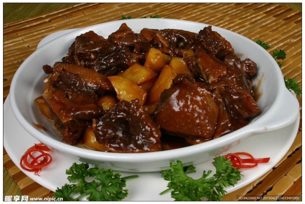 小肥鹅炖土豆