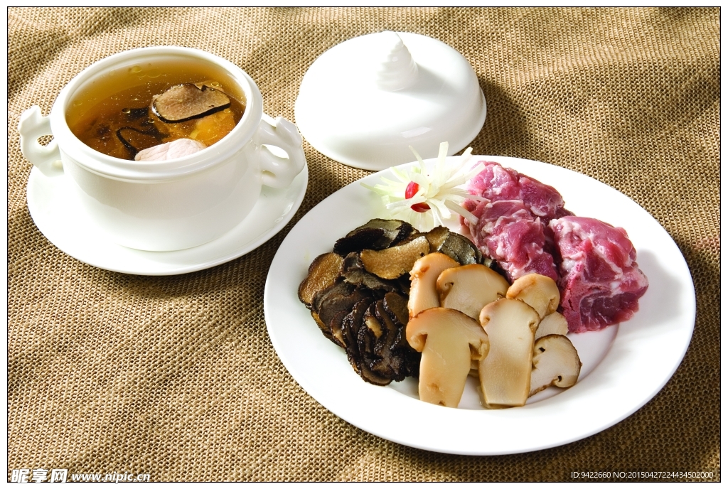 松茸炖鹿骨