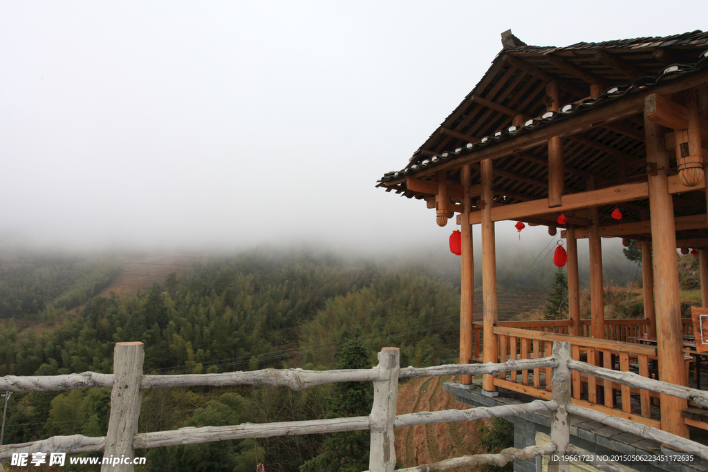 山顶凉亭