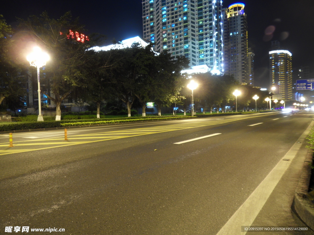 城市夜景马路