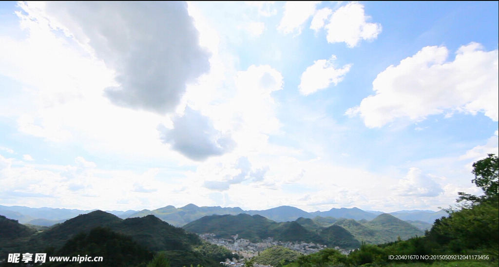 务川全景 天空 城市散落山涧