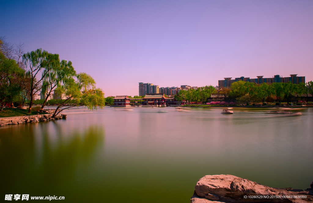 龙潭湖夏日湖光