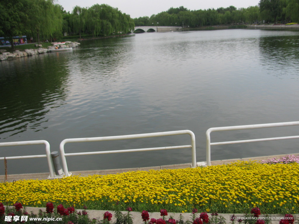 湖水