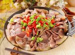 干锅带皮牛肉