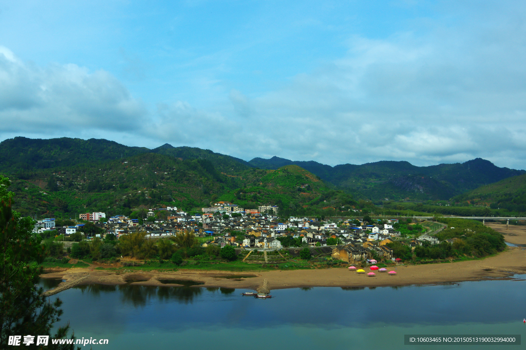 中国山水 三河坝群居