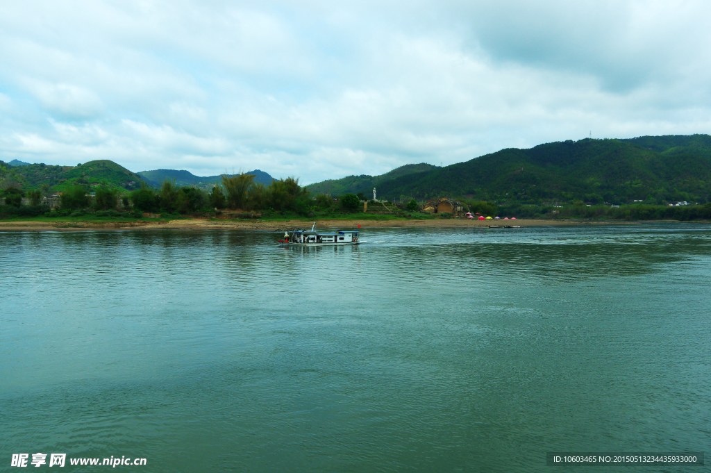 中国山水沙滩旅游