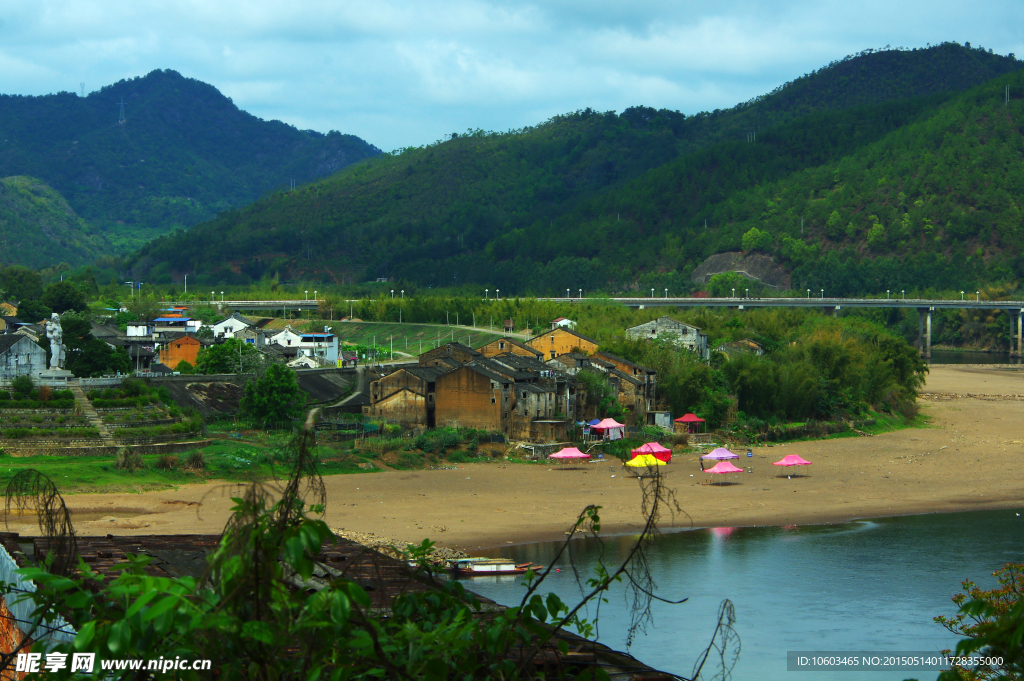 母亲河畔 沙滩旅游