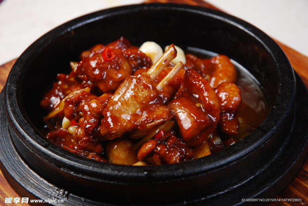 石锅三杯鸭