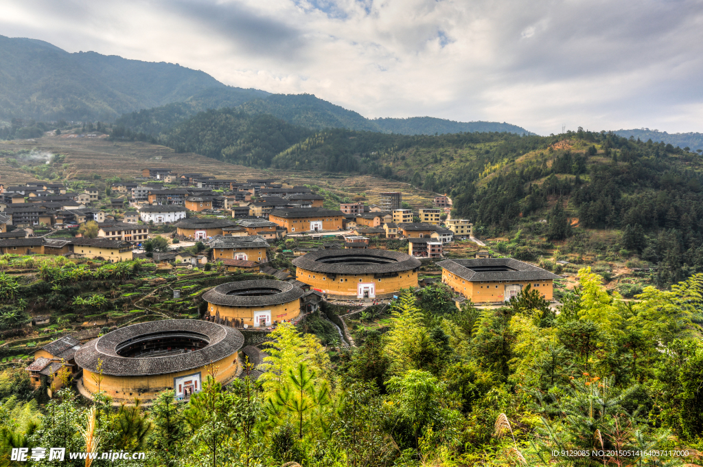 永定初溪土楼群