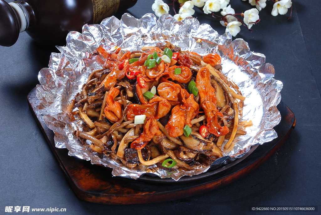 铁板鸽肚野山菌