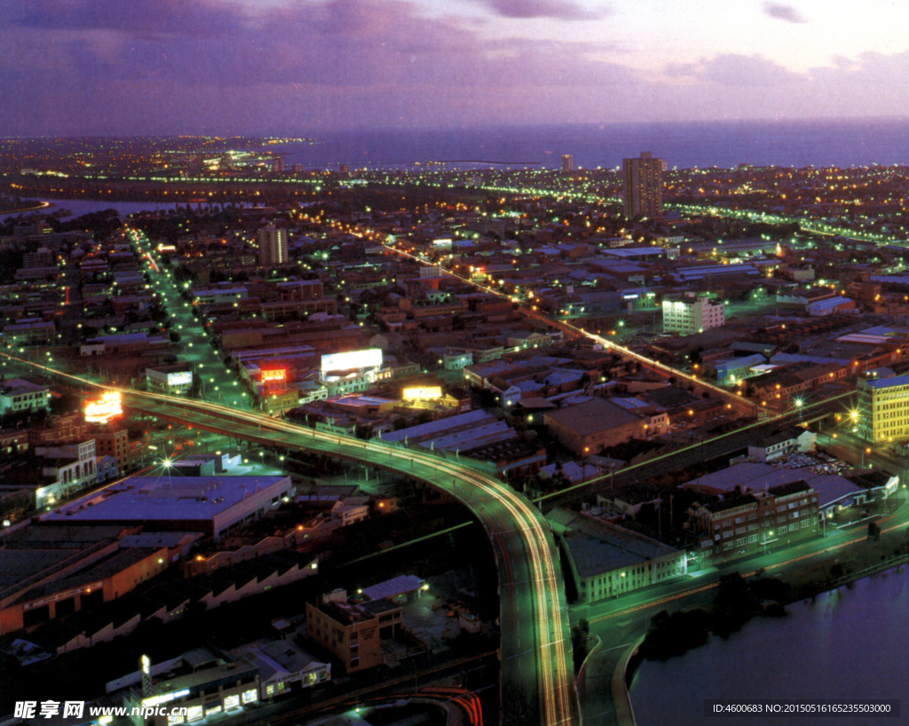 鸟瞰城市夜景