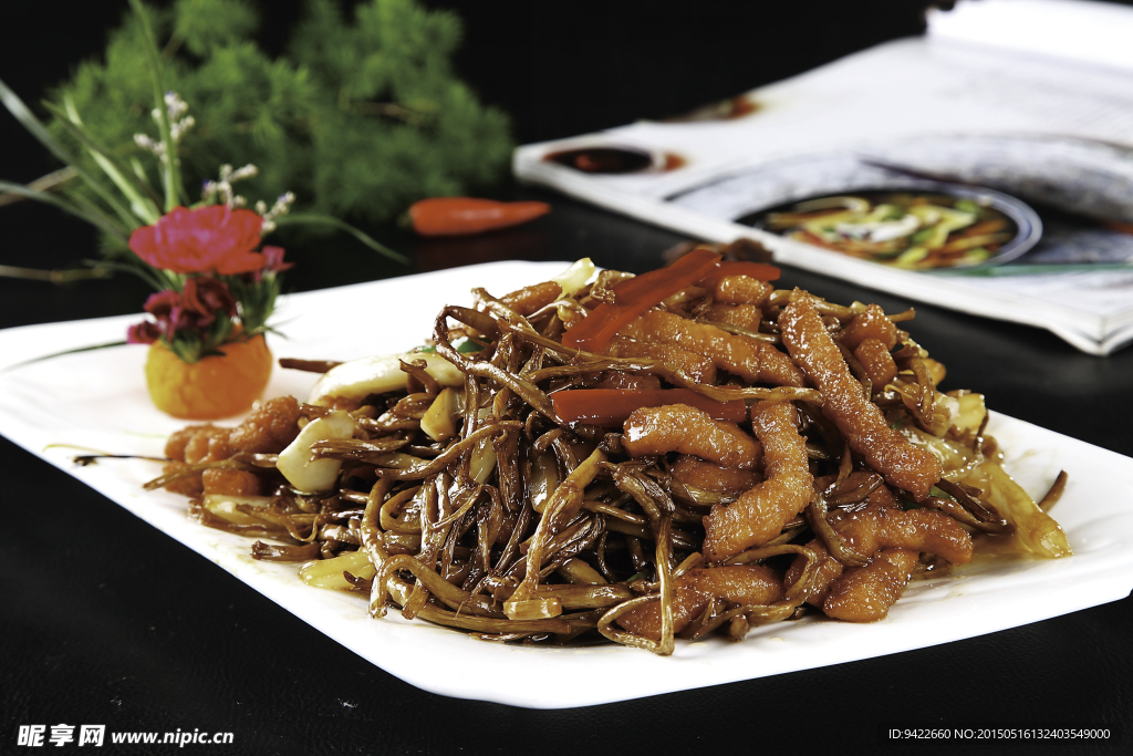 津白菜树菇牛柳