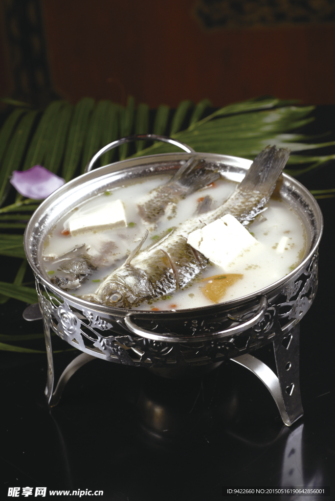 锅仔鲫鱼豆腐