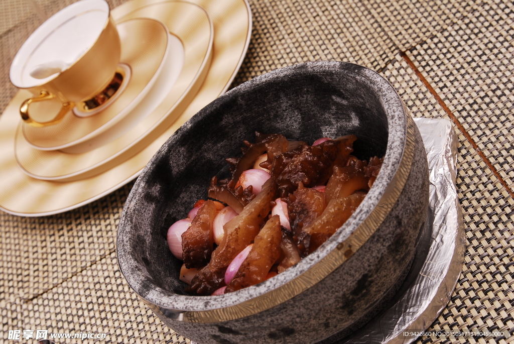 石锅焗辽参
