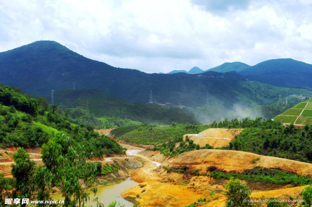 开山辟地 建筑工地