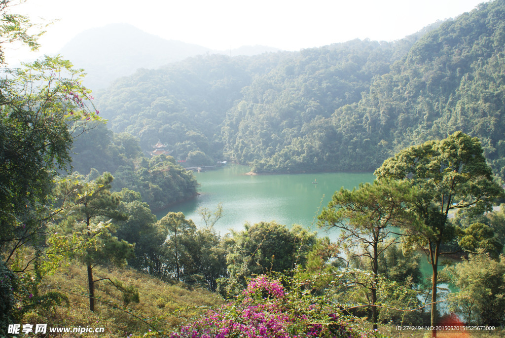 鼎湖山天湖