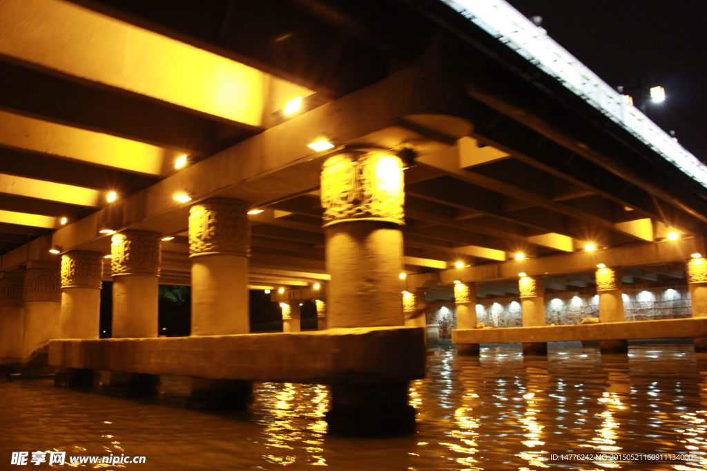 苏州夜景桥洞