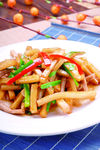 牛肉炒土豆条