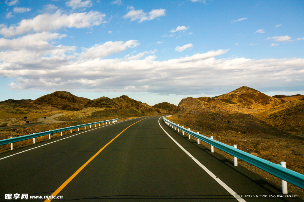 布尔津道路风光