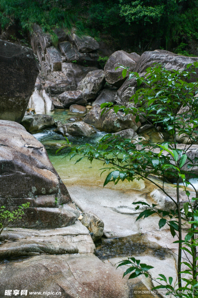 大安源黄冈山大峡谷