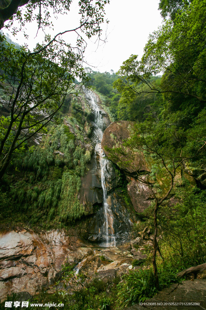 大安源黄冈山大峡谷