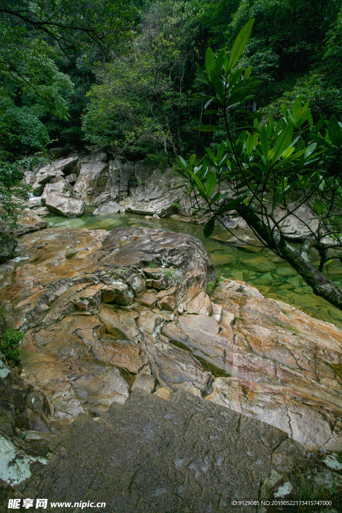 大安源黄冈山大峡谷