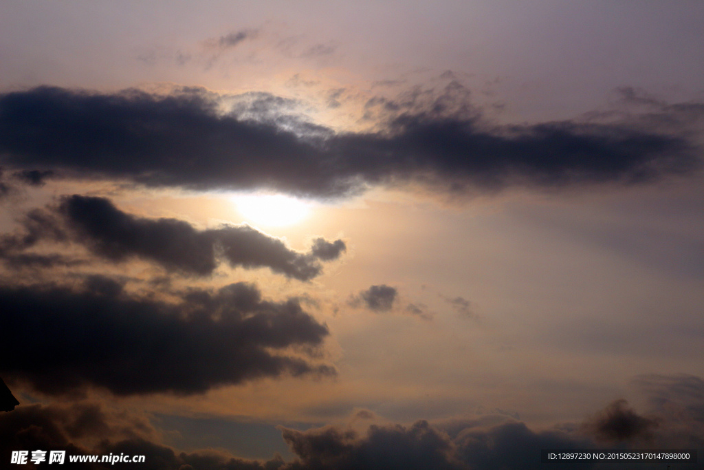 天空夕阳云彩