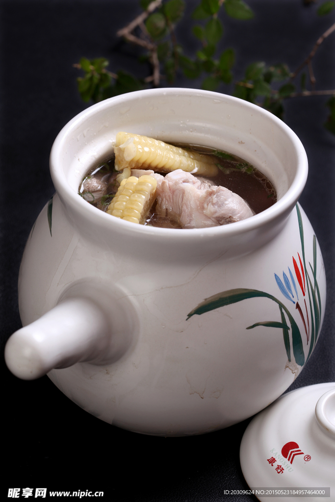 玉米炖排骨