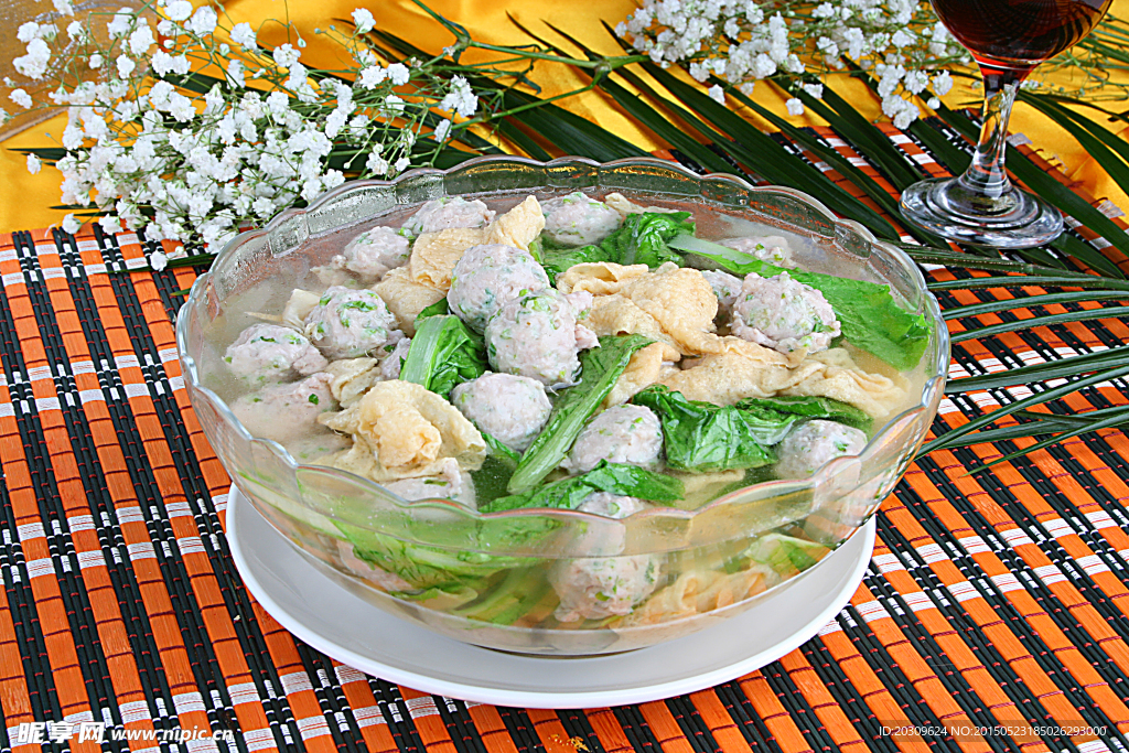 香菜丸子炖豆筋