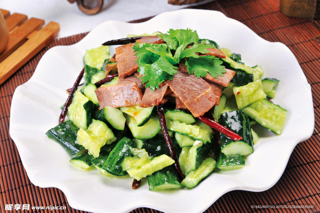 香辣牛肉拌黄瓜