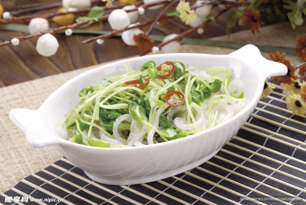 鲜粉拌豆芽